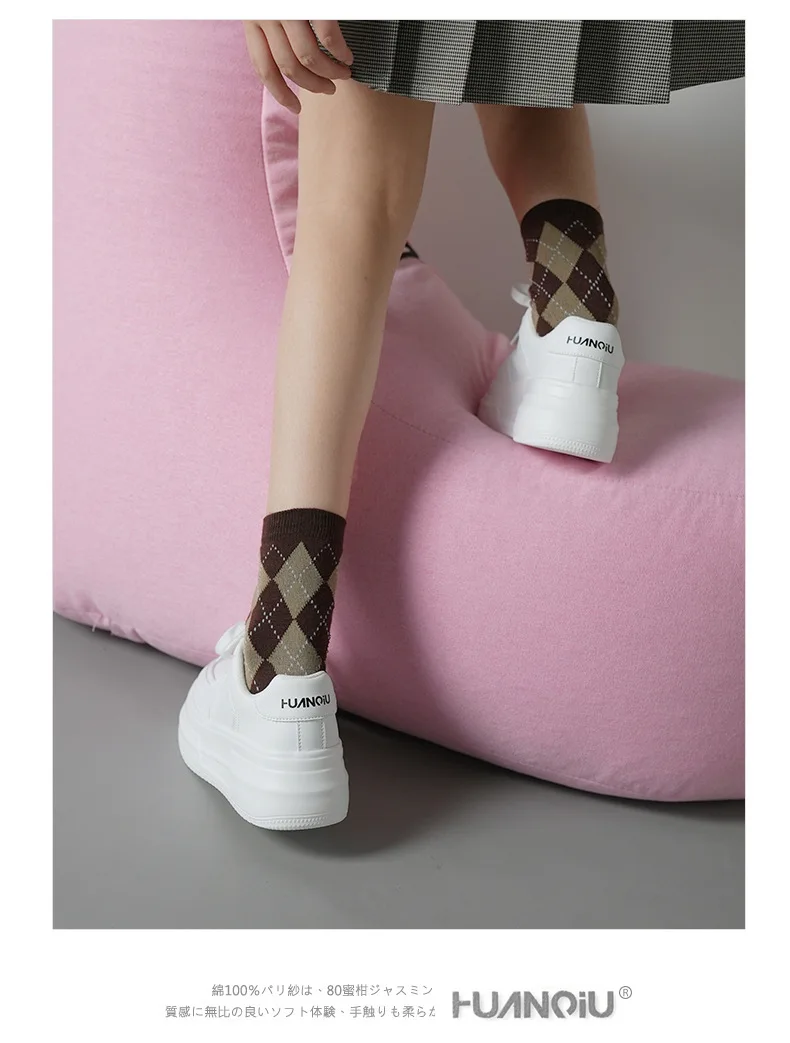 حذاء أبيض بنعل سميك للنساء 2025 حذاء نسائي ربيعي جديد غير رسمي متعدد الاستخدامات