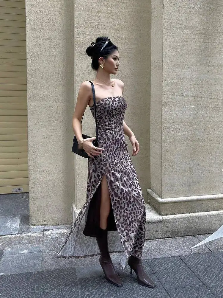 فستان أنيق مثير بطبعة الفهد بدون حمالات أنيق للنساء فساتين ماكسي برقبة مائلة 2025 ملابس علوية جديدة ملابس شارع حلوة ATR7