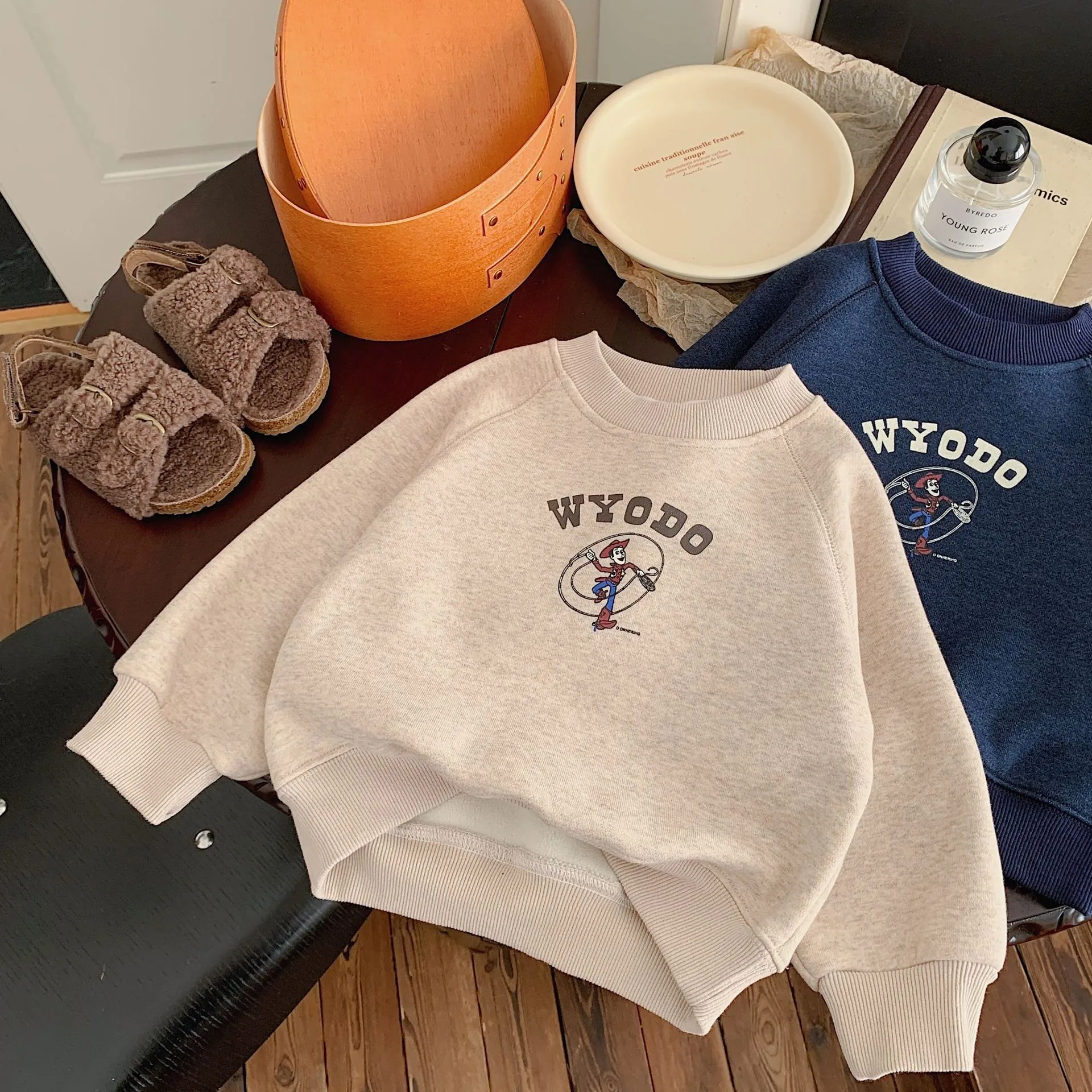 

Детская зимняя толстовка с капюшоном, толстовка с принтом спереди и сзади для мальчиков и девочек, детский плюшевый топ с героями мультфильмов