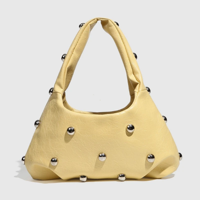 Nuevos bolsos de mano con remaches para mujer, bandolera de cuero de PU suave, Hobos de diseñador informal, bolsos para axilas de media luna para mujer, bolso de mano 2025