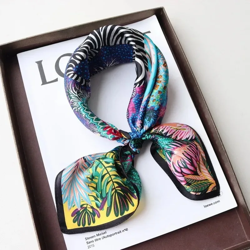 جديد 53x53 سنتيمتر النساء حك وشاح حريري شال الحجاب الحصان تصميم العلامة التجارية ساحة وشاح فاخر باندانا فولارد منديل رئيس الأوشحة