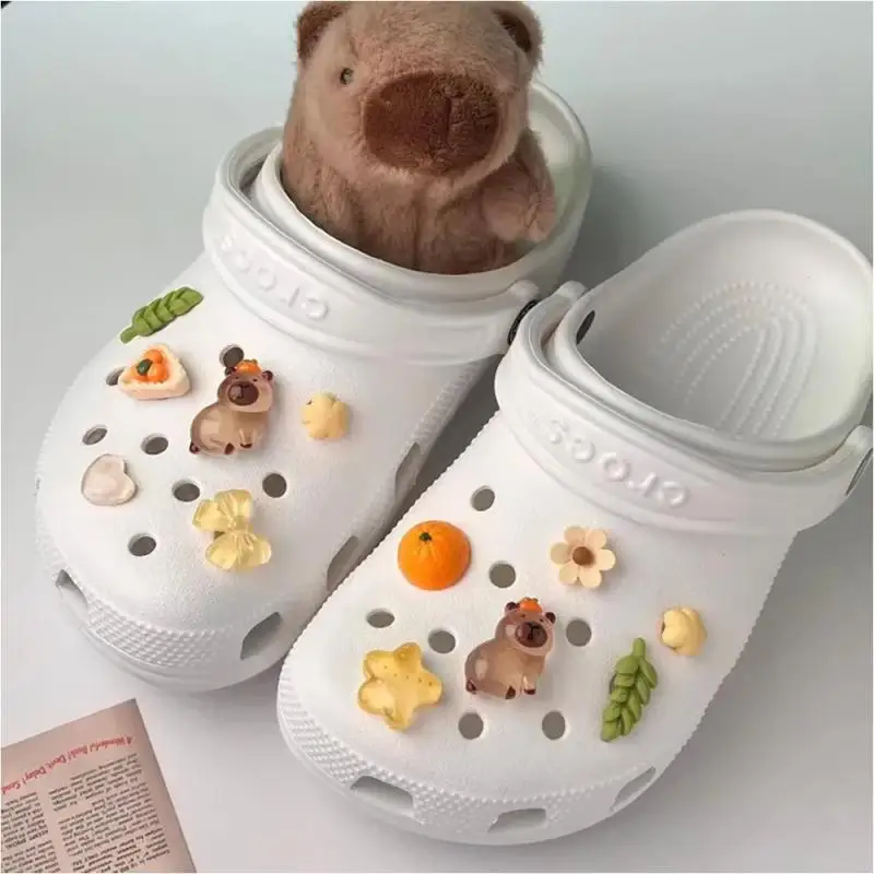 12PCS Hole Shoe Flower Decoration Beaver Hole Shoe Buckle DIY Capybara Resin Accessories High-End Feelings Parts
