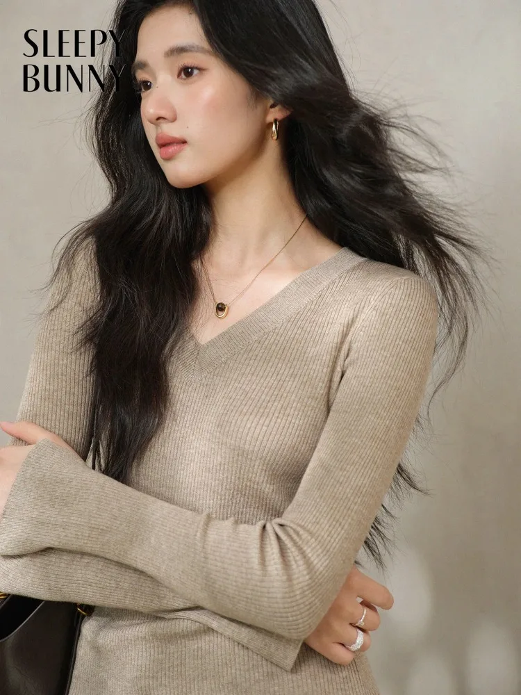 

Slim Wool Knit Top for Women Lady Elegant V-Neck Long Sleeve Sweater Soft Stretch Warm Winter Essential Layering Outfit Style