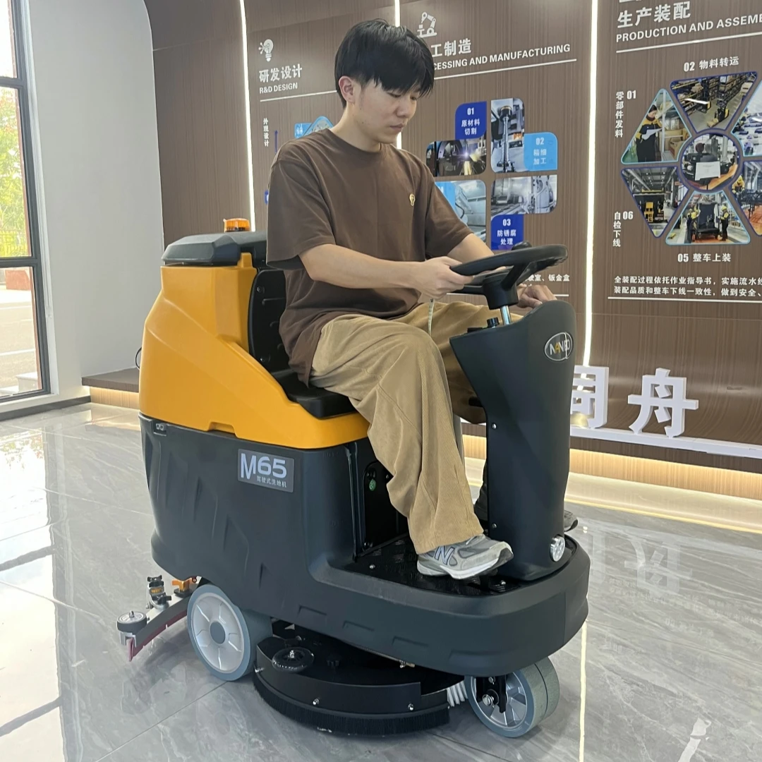 M65 Commercial Industrial Floor Scrubber Driving Floor Cleaning Equipment With Ce - view 2