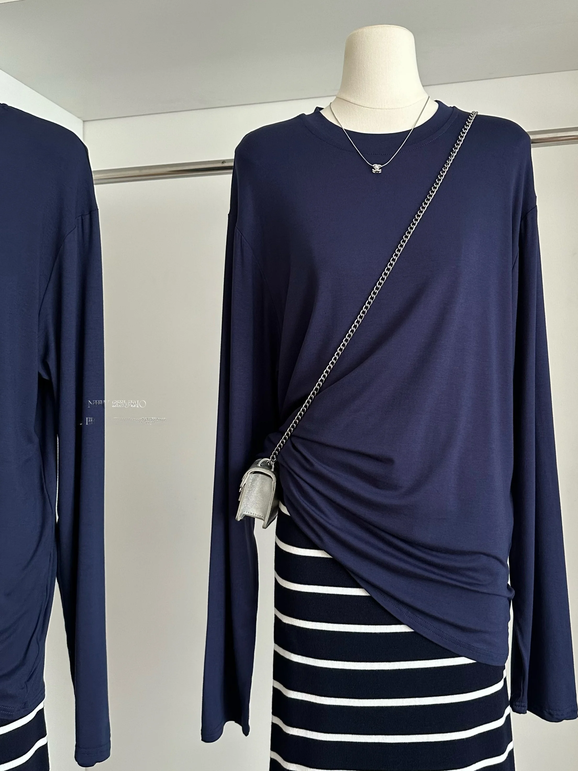 

Повседневная свободная женская футболка Long Sve, цветная блузка в полоску, комплект с юбкой, удобный свободный крой, модная осенне-зимняя одежда...