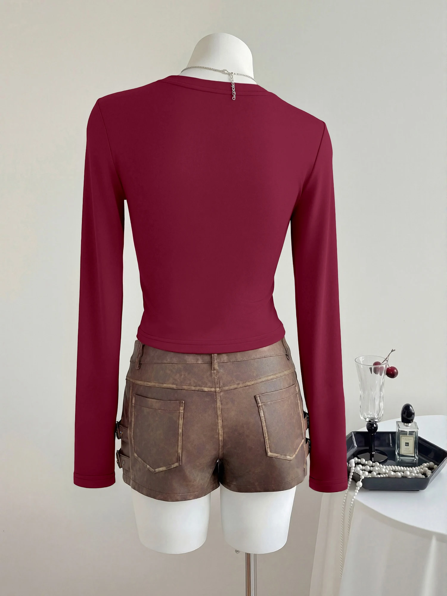 Women Solid Color Crew Neck Long Sleeve Crop T‑Shirt Slim Fitted Cropped Top Casual Daily Wear Basic Layering Streetwear Blouse image 3