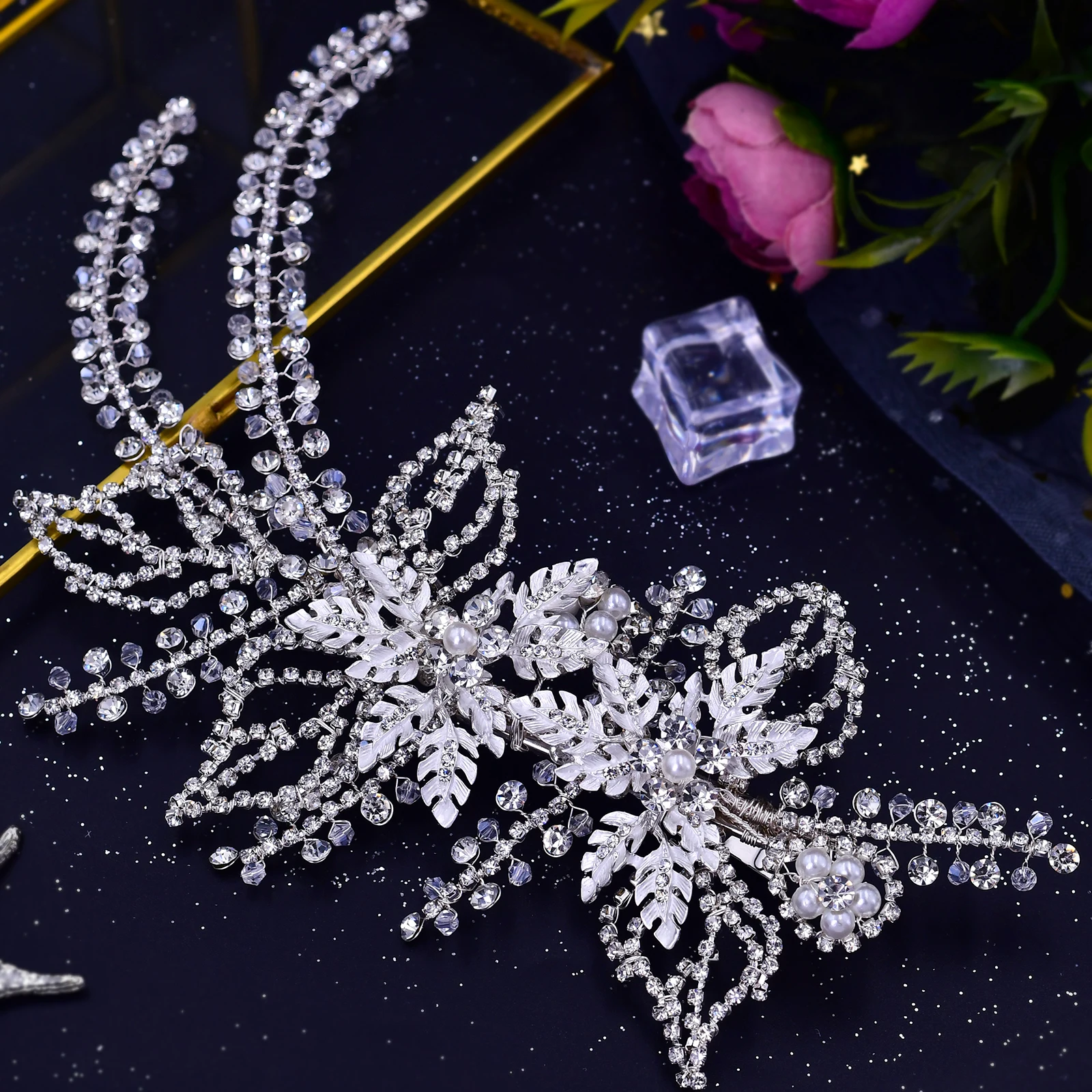 Wedding Bridal Flower Crystal Hair Bridal Hairpins Flower Rhinestone Side Hairpin Floral Alloy Hair Clip for Women\'s Hair HP254