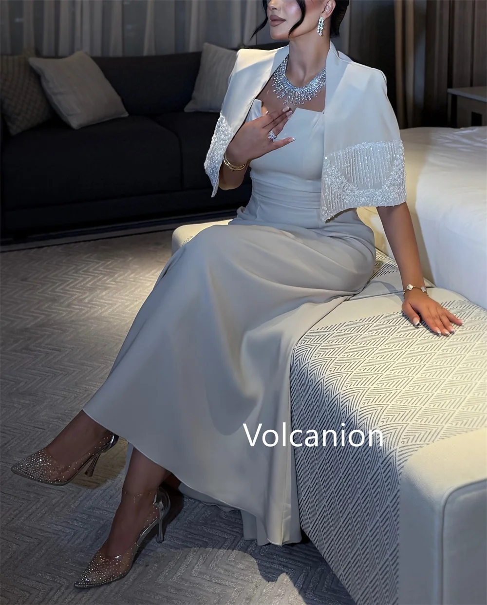 カスタマイズされた高品質のジャージプリーツ、スパンコール付きAラインスクエアネックロングドレス、オーダーメイドの特別な機会のパーティー、中国風