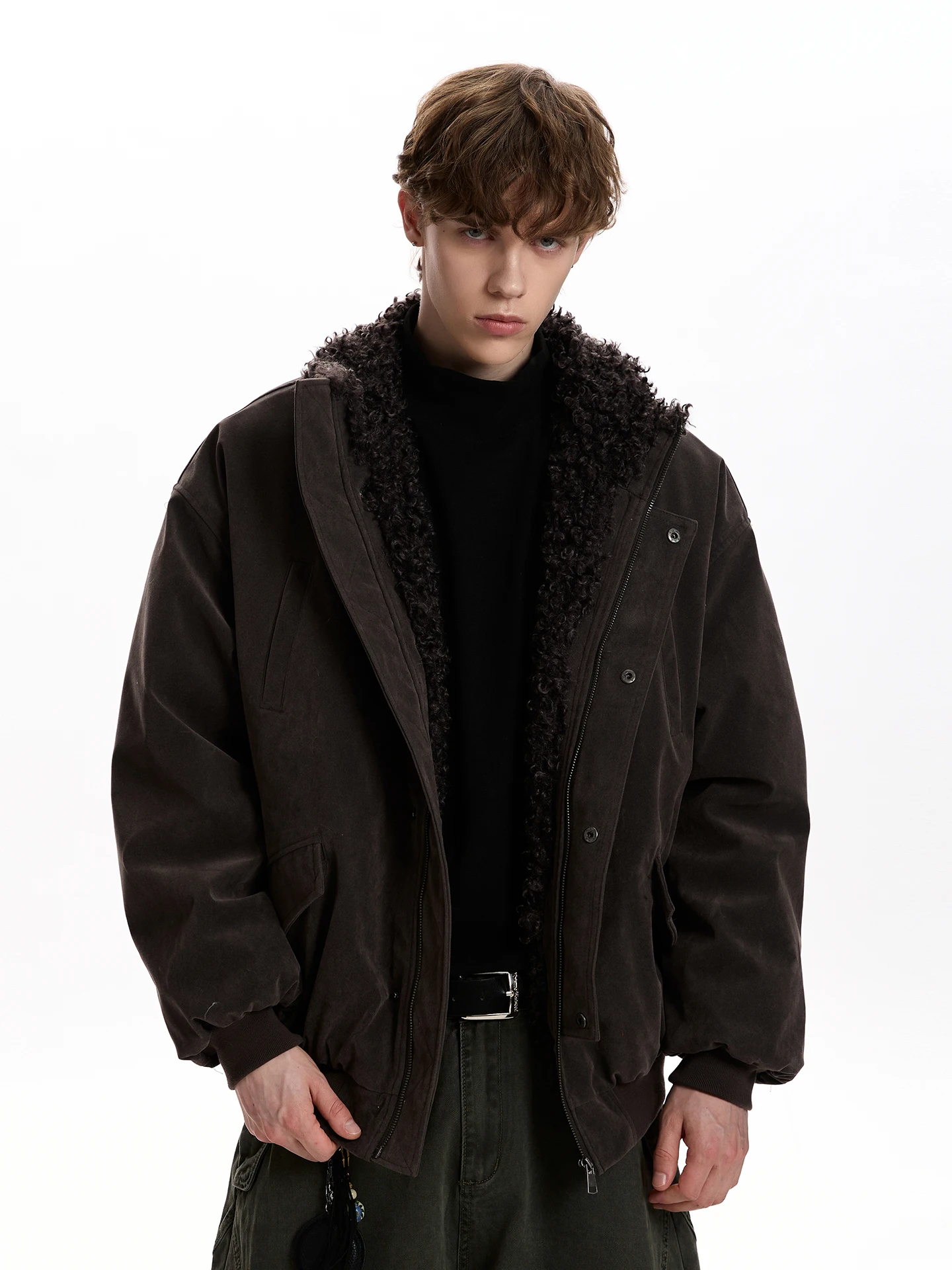 

a PUEE American Retro Lamb Fur Collar Thiened Winter Warm Suede Jaet Youth Casual Sle Zipper Closure Long Sve Coat