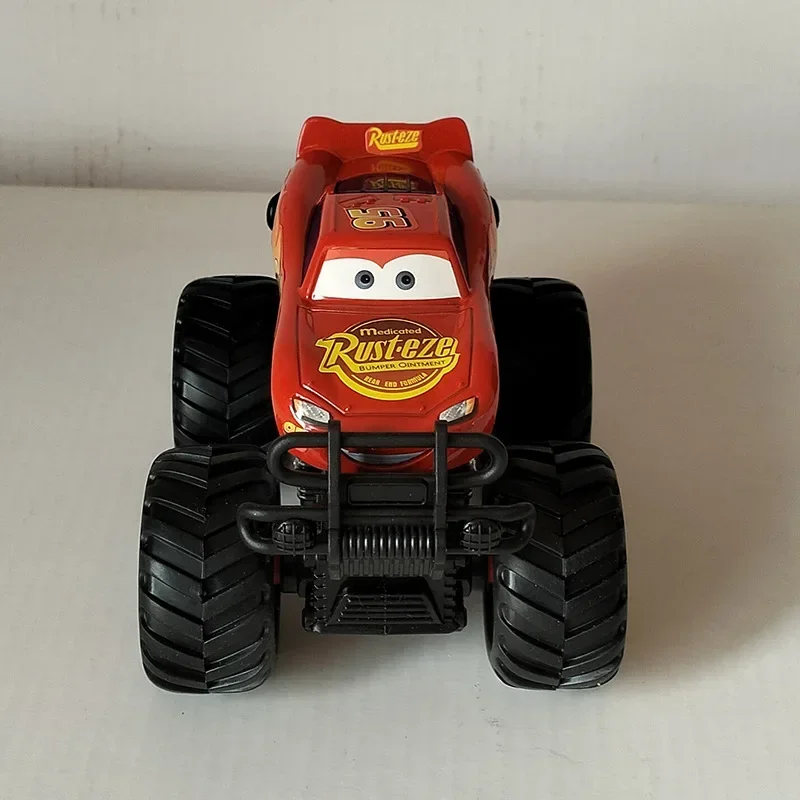HOT Pixar Cars Toy Lightning McQueen Modalità ruota grande Jackson Storm Mater Forza inerziale Modello di auto Giocattoli Regalo di compleanno per bambini