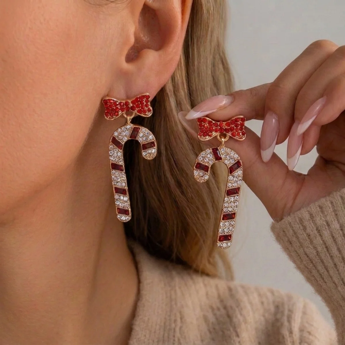 Weihnachts-Strass-Stern-Weihnachtsmann-Ohrhänger für Damen, modische rote Schleifen-Weihnachtsstangen-Weinglas-Socken-Ohrringe, Neujahrs-Schmuck – Detail 18