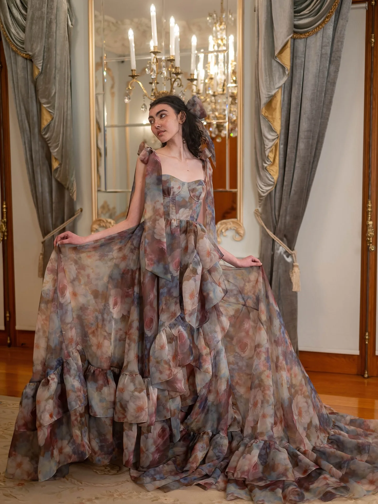 Novo vestido de noite floral de chiffon com camadas de babados chique sem mangas com decote em v boho romântico maxi vestido de festa com estampa bonita