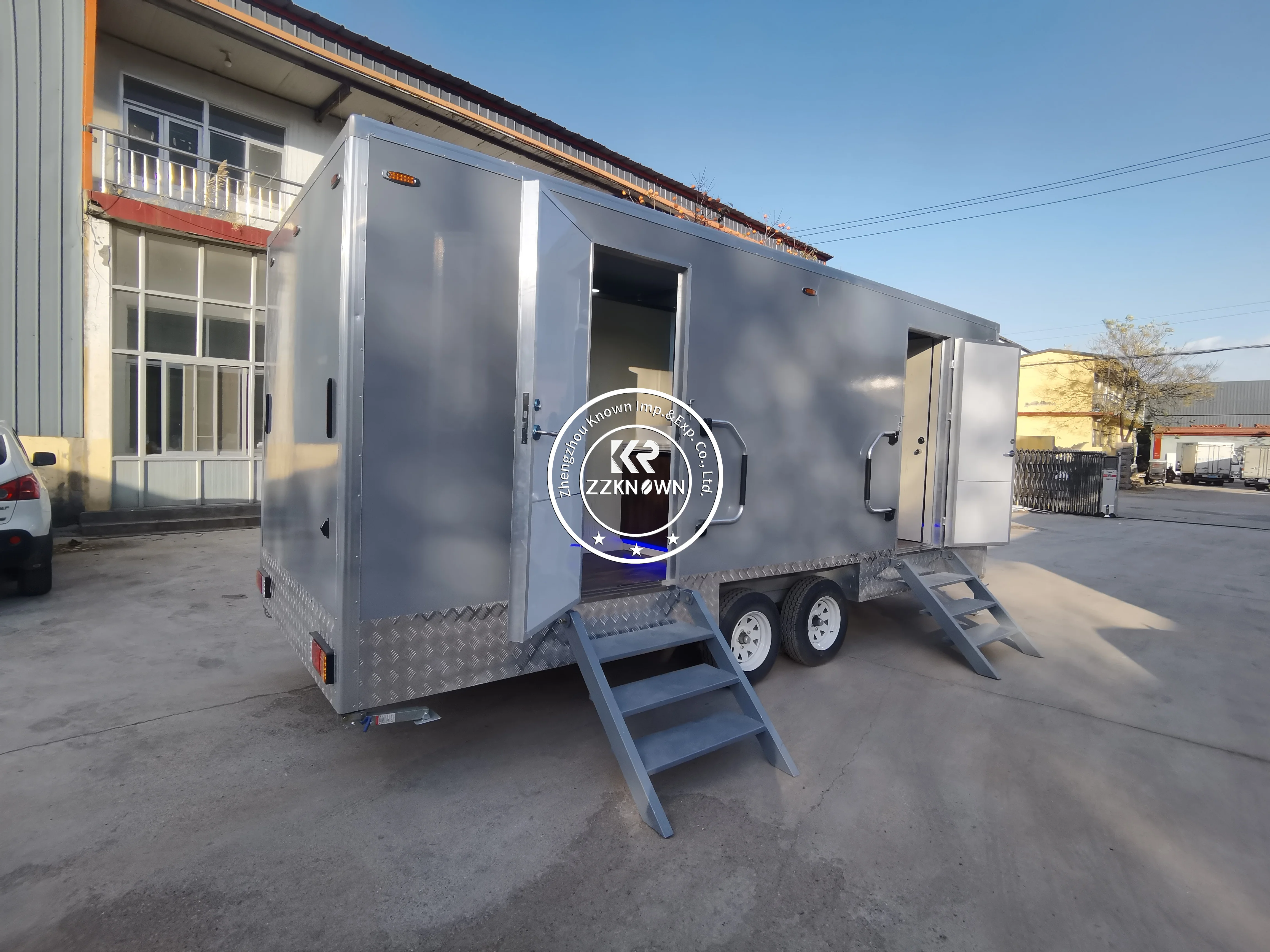 Eua chuveiros 4 estação portátil móvel reboque de banheiro banheiro público ao ar livre móvel luxo banheiro reboque