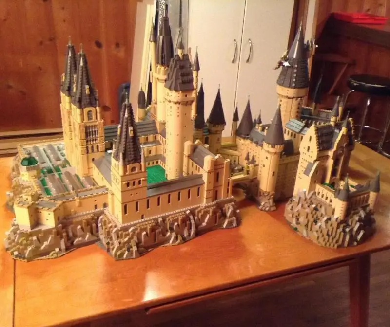 

new MOC-30884 Magic Movie Castle Centra Building Blocks with 71043 Central Courtyard Fountain Square Assembly Toy for Adults