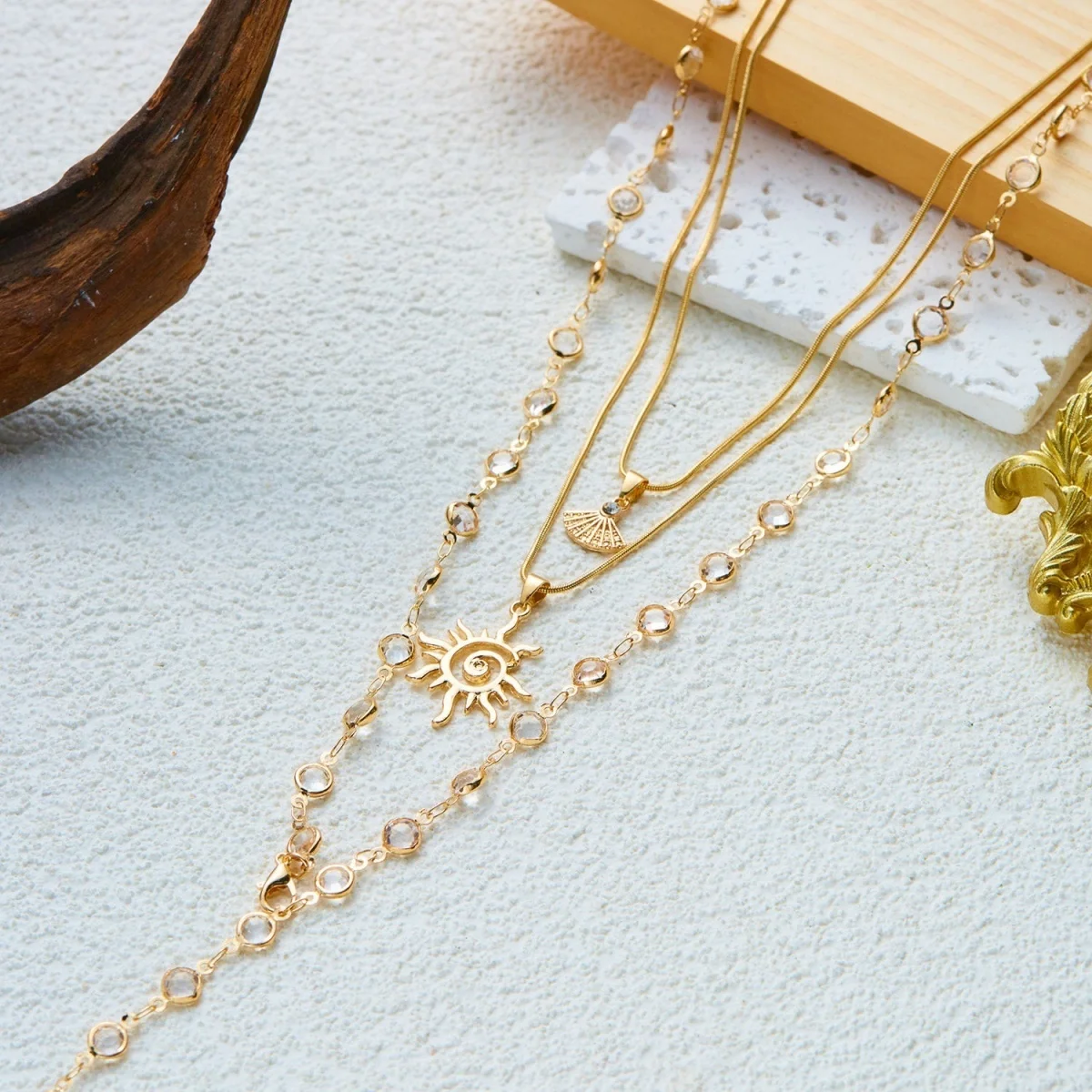 Mehrschichtiger Sonnenblumen-Anhänger, runde, klare Kristall-Y-förmige Halskette für Damen und Herren, zierliche ästhetische Sonnenblumen-Choker-Party-Schmuckstücke – Detail 21