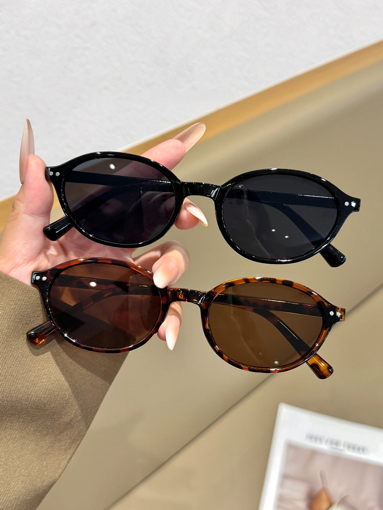 2Pcs Classic Simple Fashion Oval Frame Design Fashionable Women's Sunglasses Set Suitable for Street Photography, Vacation, Part