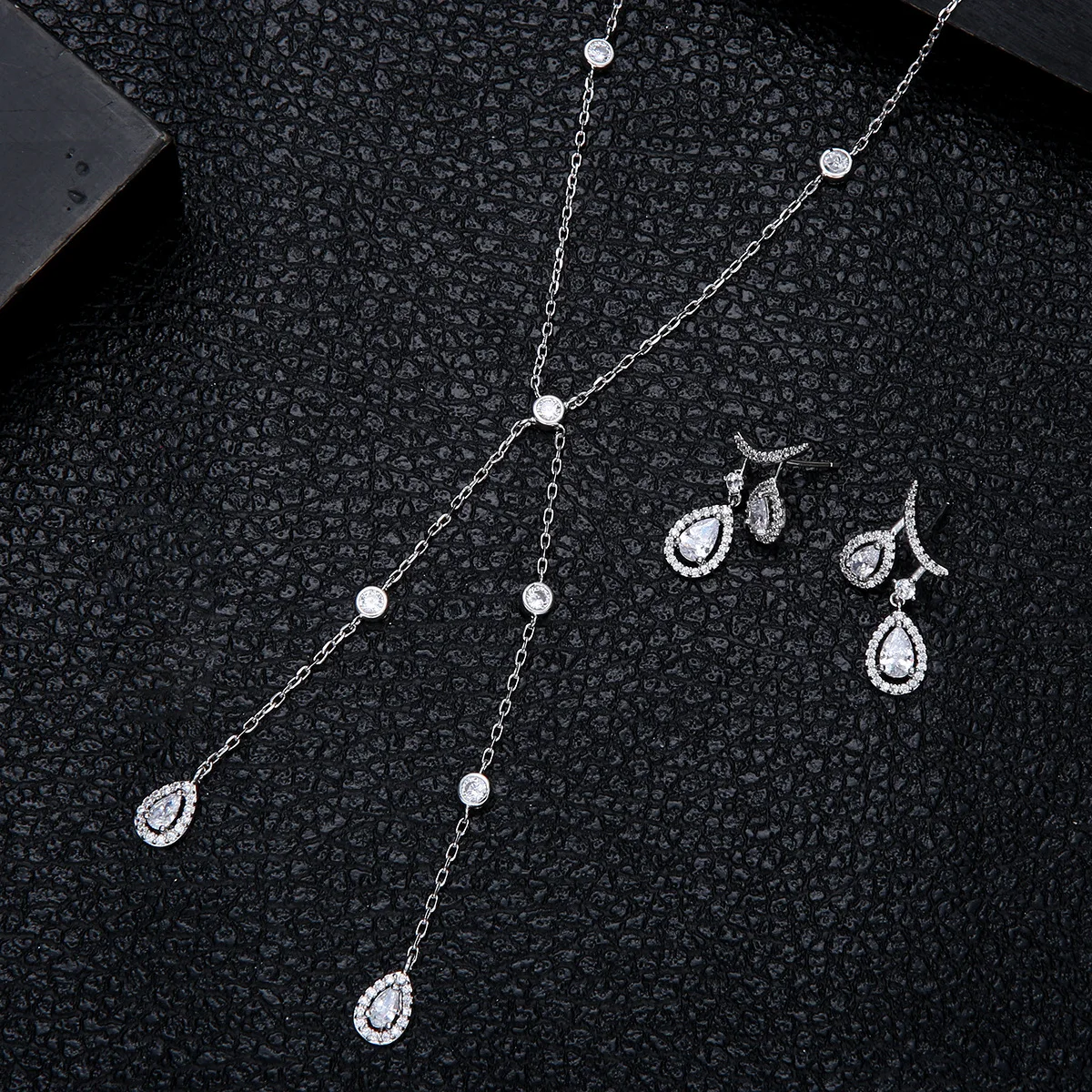 

HIBRIDE Simple fashion sliver color water drop necklace earrings everyday dress decorative jewelry party prom gift S-1067