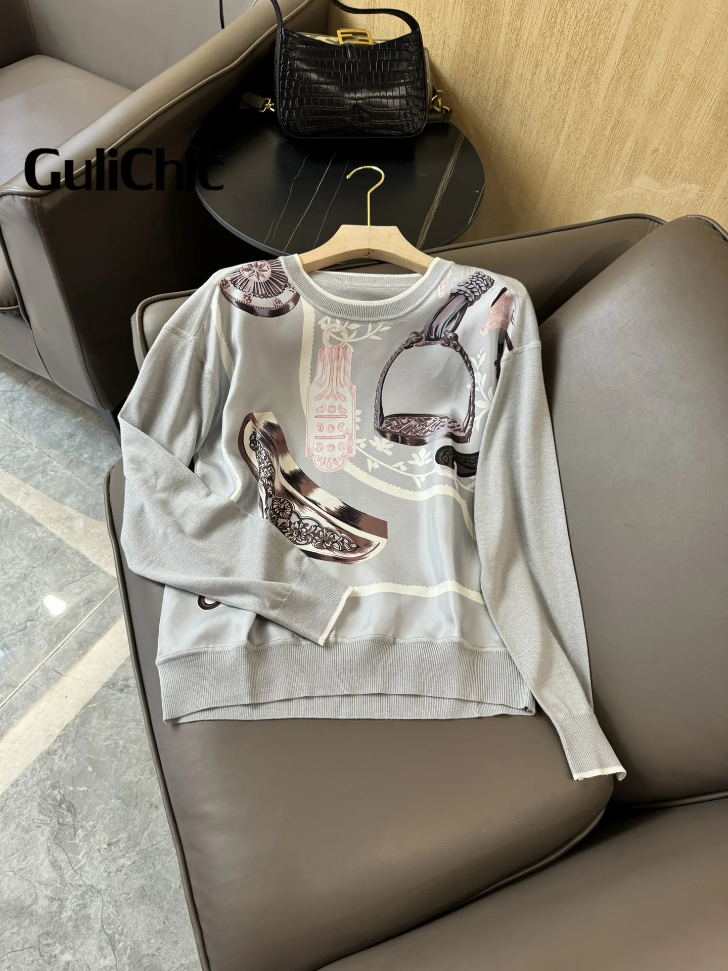 3.1 GuliChic Women\'s Silk Vintage Print Spliced KnitwerarRound Neck Long Sleeve Comfortable Pullover Soft Wool Knit Top