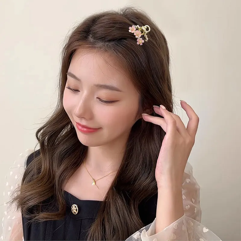 Spring Romantic Sakura Hair Clips Small Size Women Exquisite Bangs Clip Side Clip Girls Mini Metal Hairpin Headwear