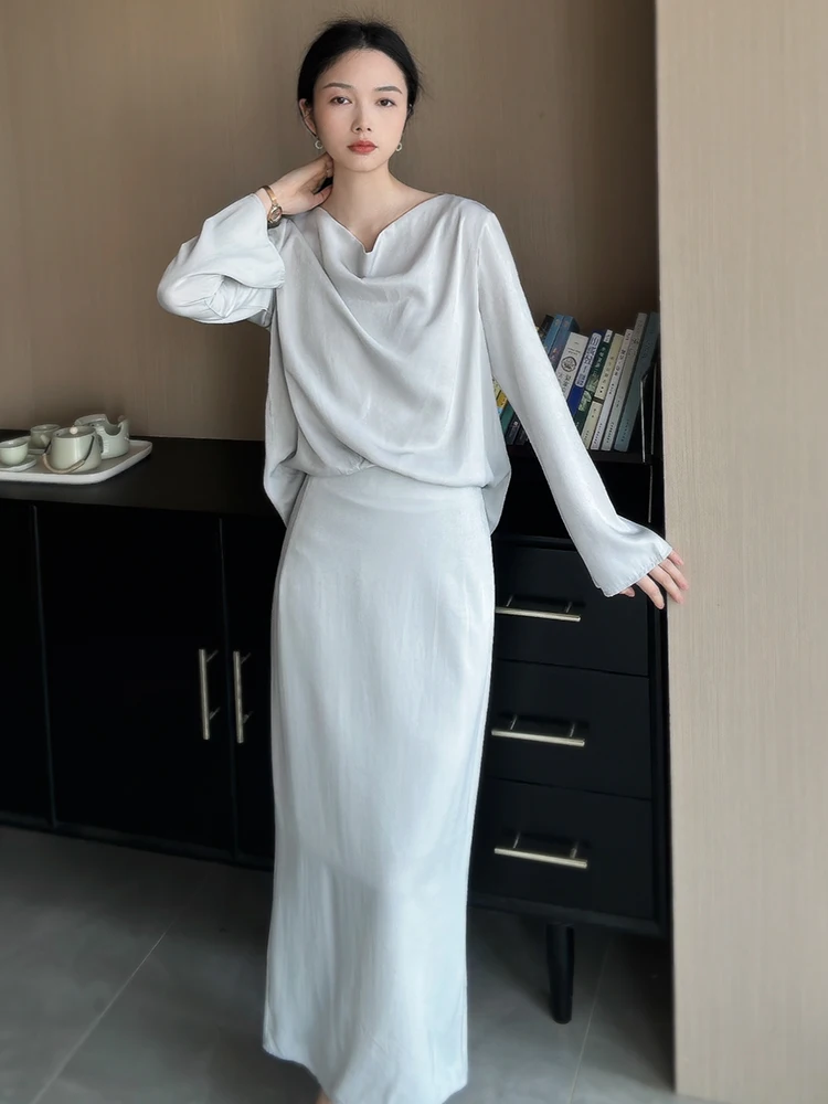 

Весенний модный комплект из высококачественного атласа 2024: элегантный костюм с длинным рукавом и V-образным вырезом из полиэстера для женщин