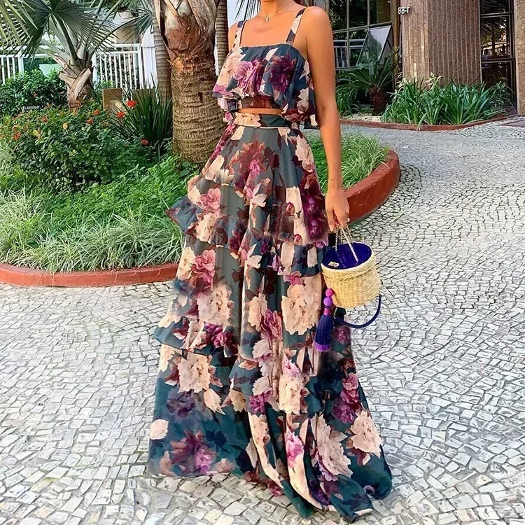 

2024 New luxury Women 2 pieces sets halter top cake skirt floral print new beach side holiday summer style woman suit vestidos