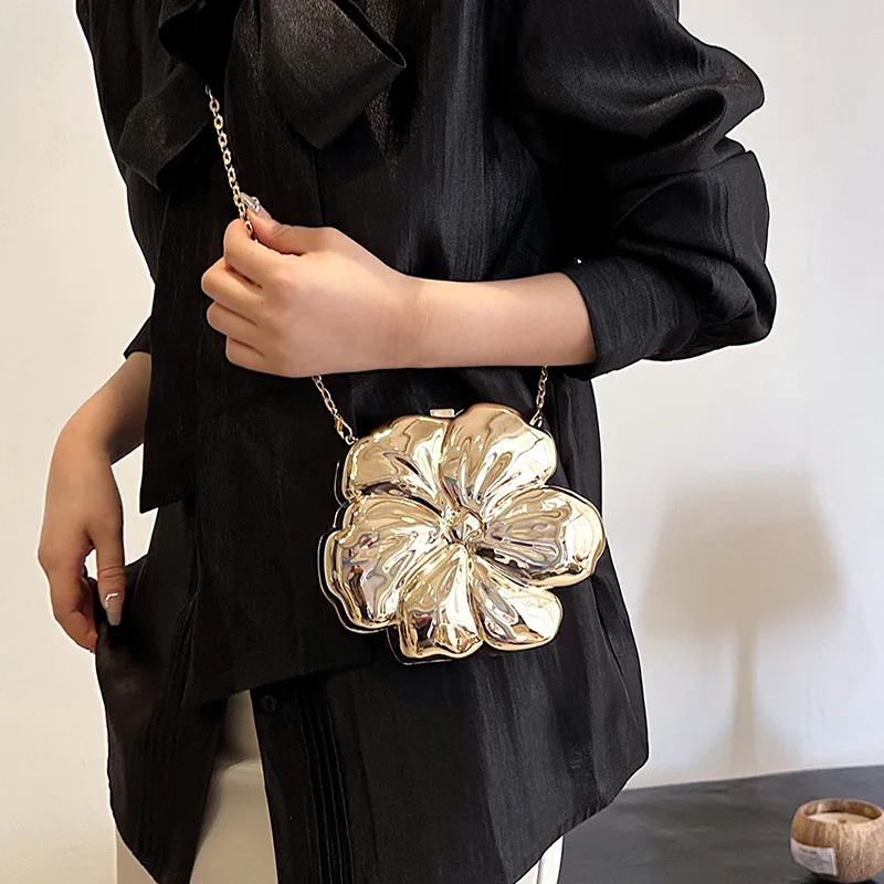 Fashion Metal Flower Shaped Crossbody Bag for Women Gold Box Shoulder Bags Shinny Evening Party Clutch Bag Small Phone Purses