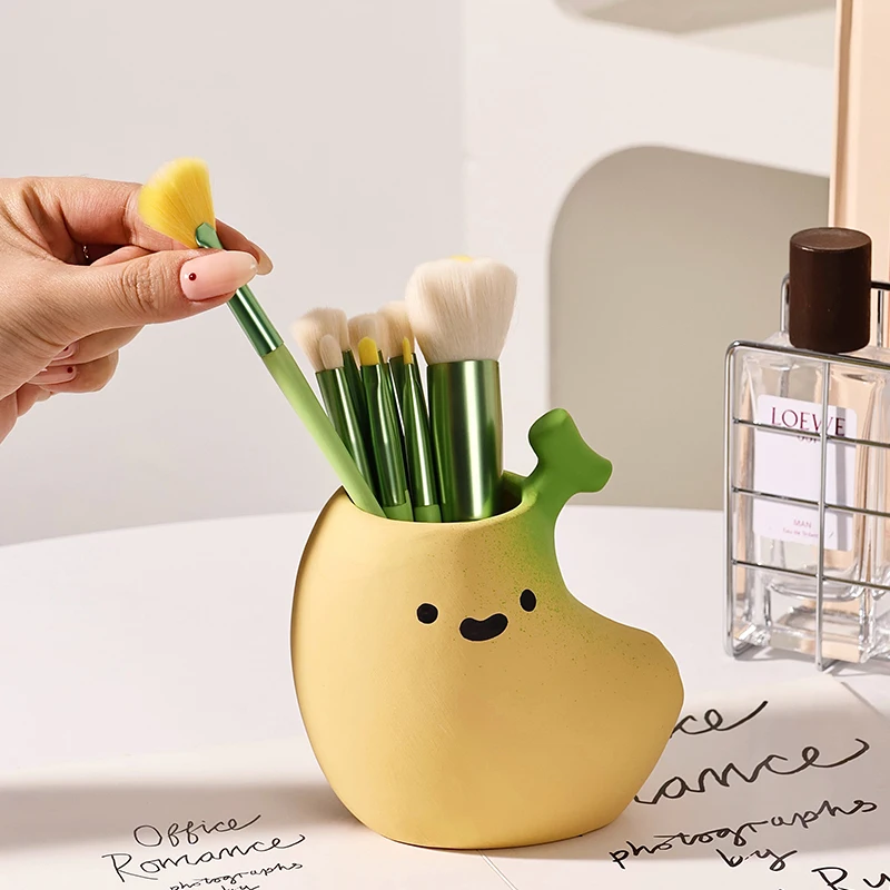cute-cartoon-cream-style-office-desk-organizer-pen-holder-makeup-brush-holder-high-aesthetic-value-desktop-tea-table