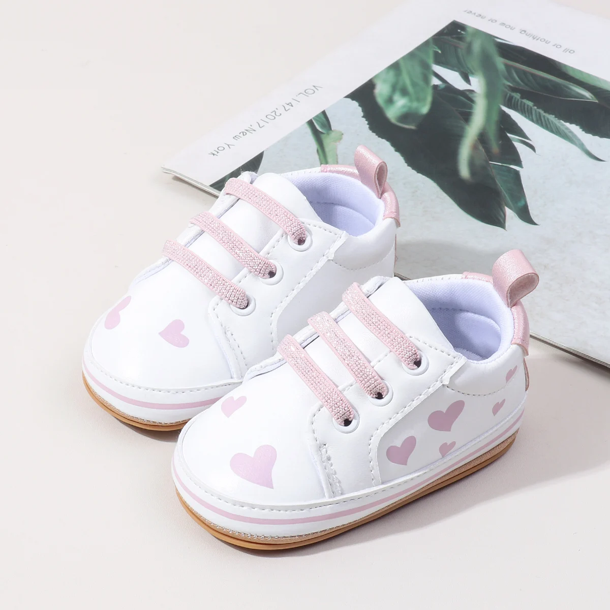 2025 الربيع والخريف طفل الفتيان والفتيات الأولى المشي السببية الرياضية نمط حذاء طفل صغير مع TPR وحيد BXC4238