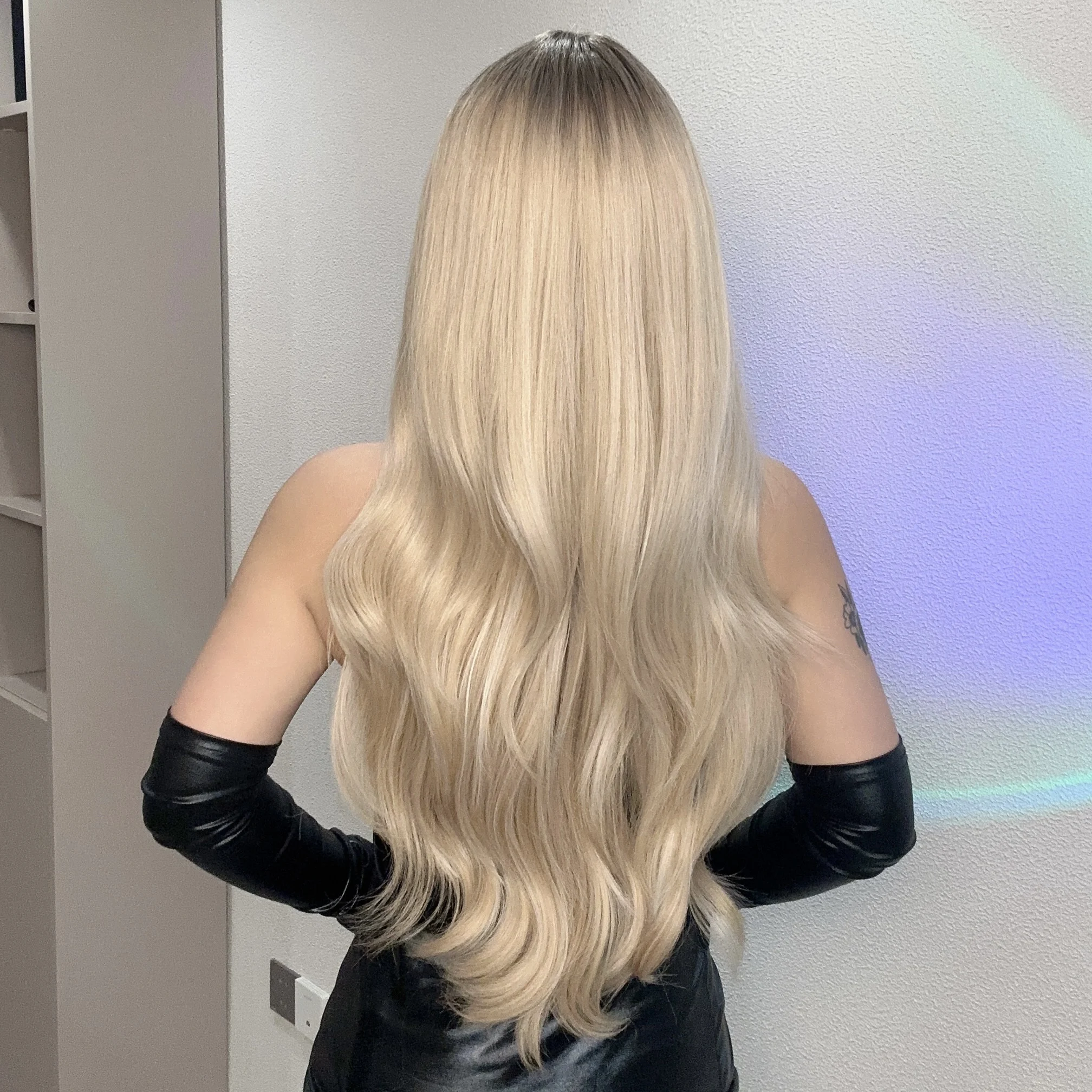 Henry Margu Platina Ombre Pruik Met Pony Blonde Cosplay Pruik Lang Golvend Synthetisch Haar Pruik Voor Vrouwen Dagelijks Feest Gebruik Nep Haar