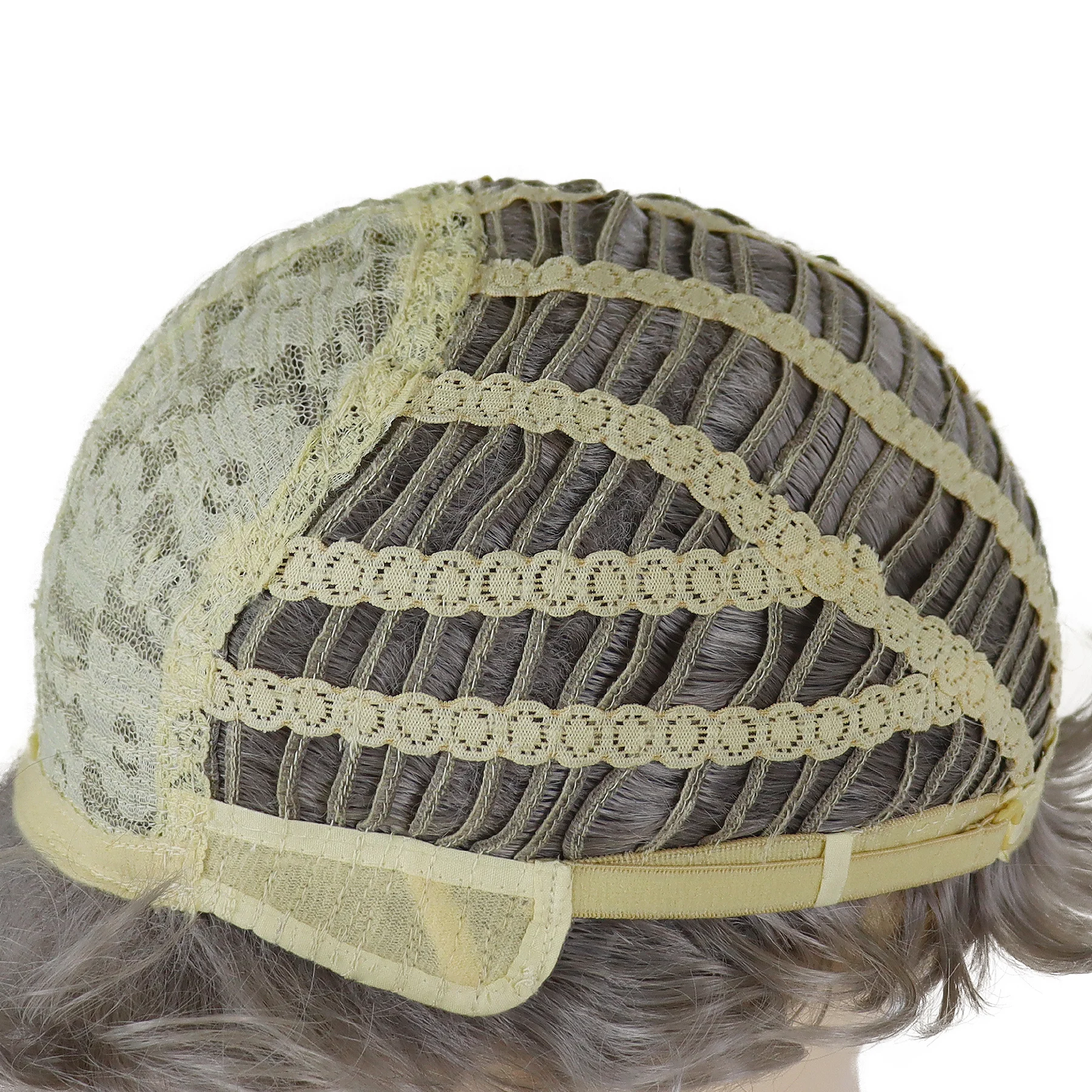 Peruki damskie w kolorze popielatego blondu, syntetyczne krótkie peruki z grzywką, kręcone peruki dla matki, starszej kobiety, kostiumu babci, peruki dla mamy z naszyjnikiem, szkłem.