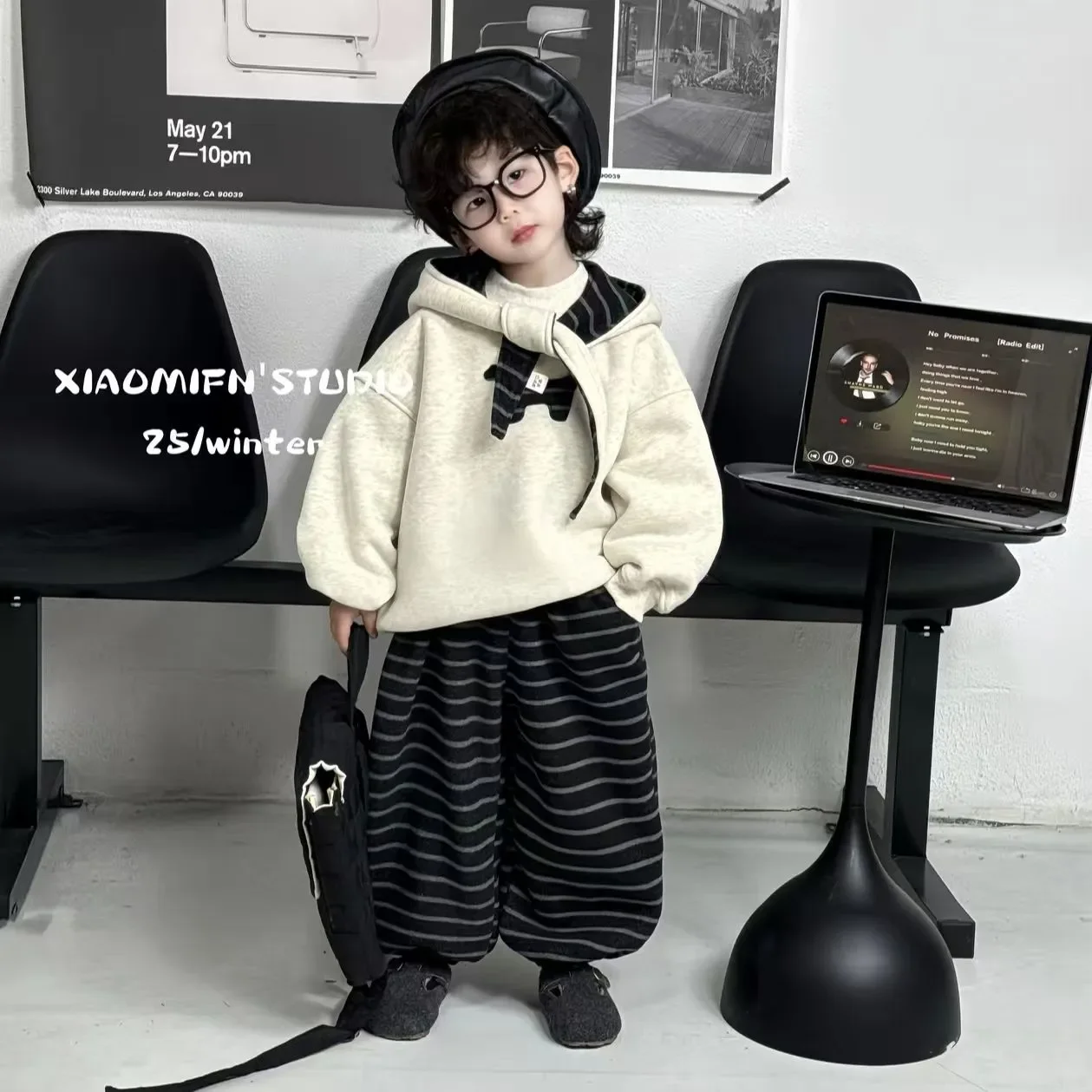 

Модный зимний толстый теплый пуловер для мальчиков и девочек, верхняя куртка + брюки в полоску + шапка, детские комплекты из 3 предметов, повседневная спортивная одежда, уличная одежда, красивый C