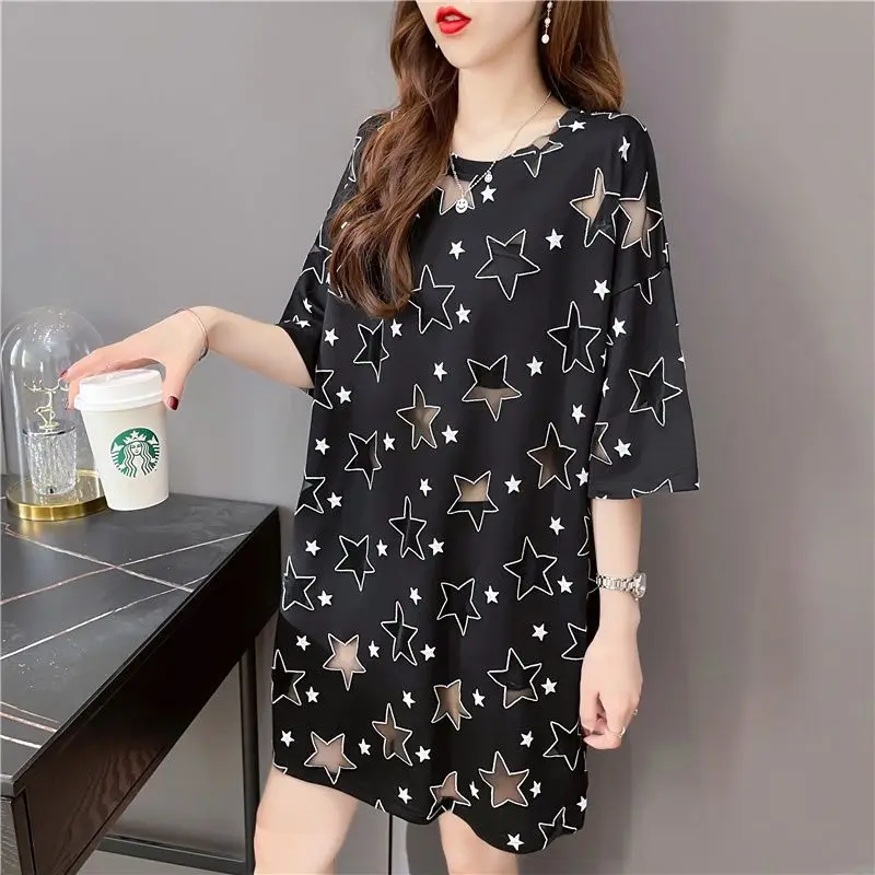 

Свободная женская футболка с коротким рукавом и вырезами, летняя коллекция 2026, в корейском стиле, стильная, омолаживающая, хит продаж