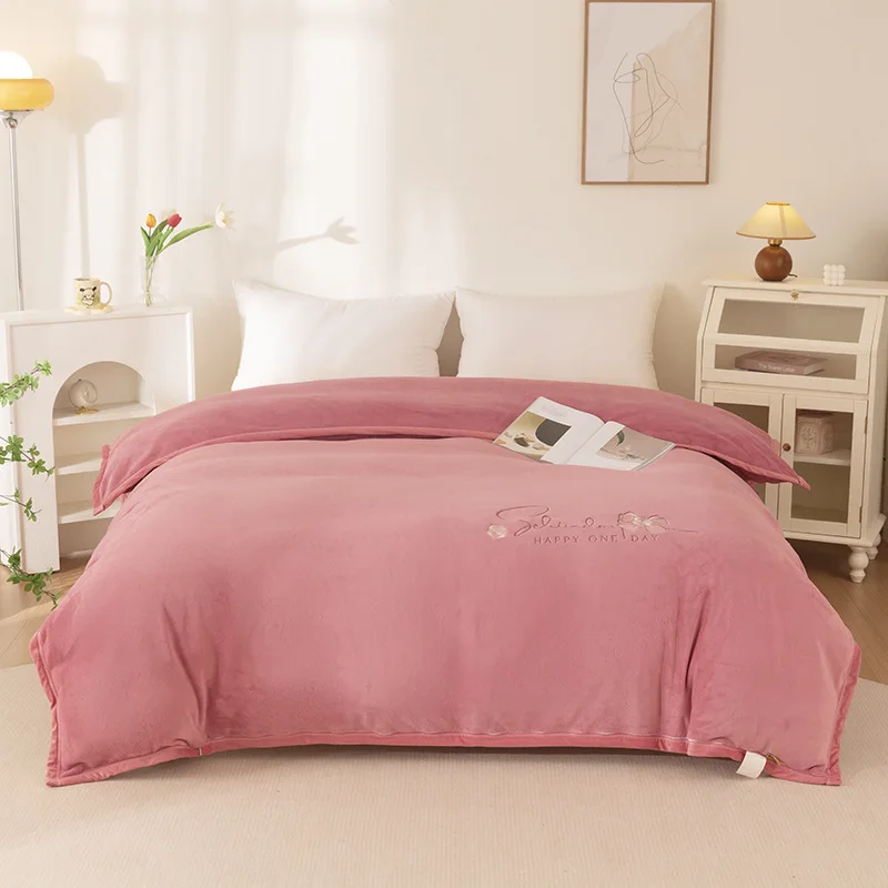 

2024 new winter high-gram milk fleece quilt cover plain embroidered bed skirt four-piece quilt cover bedding