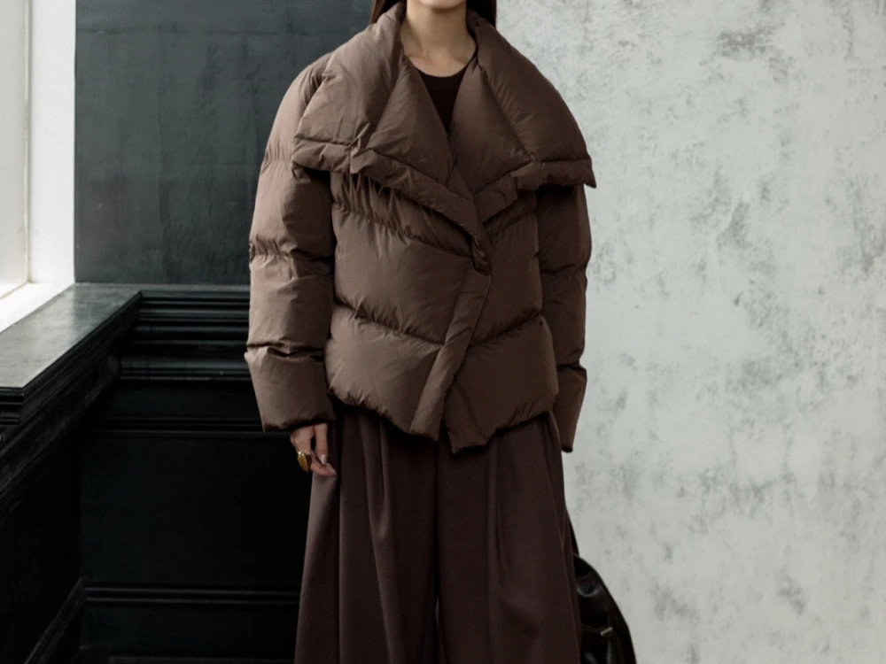 Diseña una chaqueta gruesa de algodón con cuello de solapa para mujer invierno 2025 nueva chaqueta de pan corta versátil informal