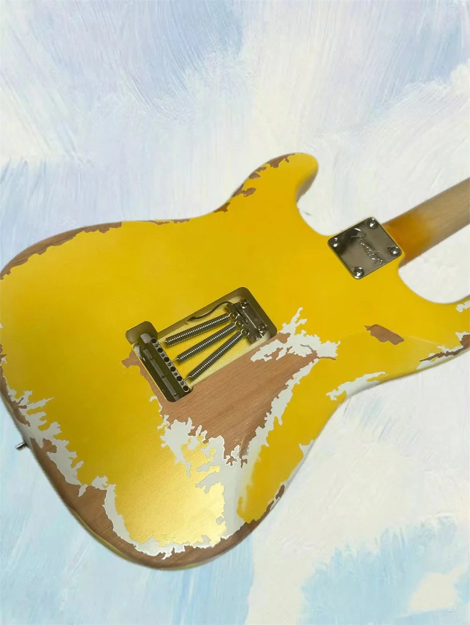 Made old electric guitar, creamy Yellow