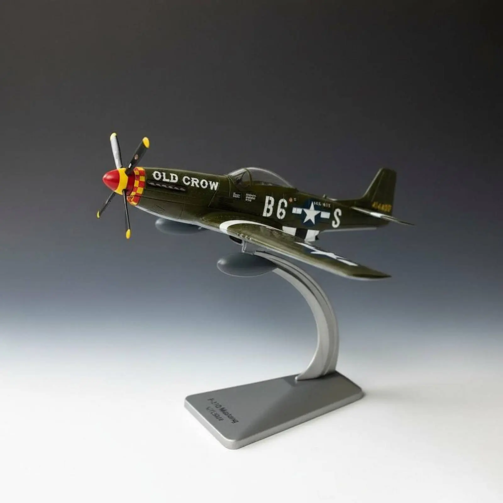 P-51D Mustang Model with Stand P-51 Mustang Model WW2 Fighter Aircraft Model Alloy Build Scale Airplane Figurine Gift for Desk