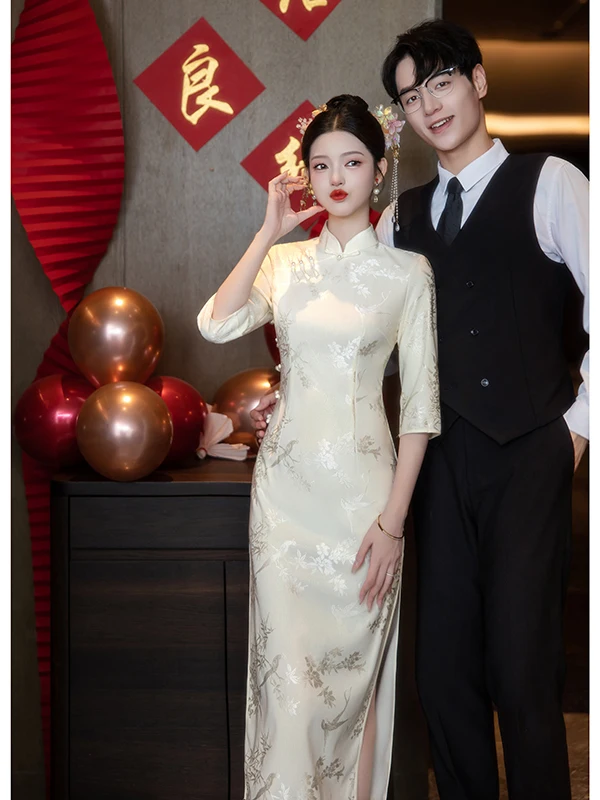 

Новое китайское платье цвета шампань с длинными рукавами для помолвки, свадьбы, церемонии регистрации брака, а также для возвращения домой (женское)