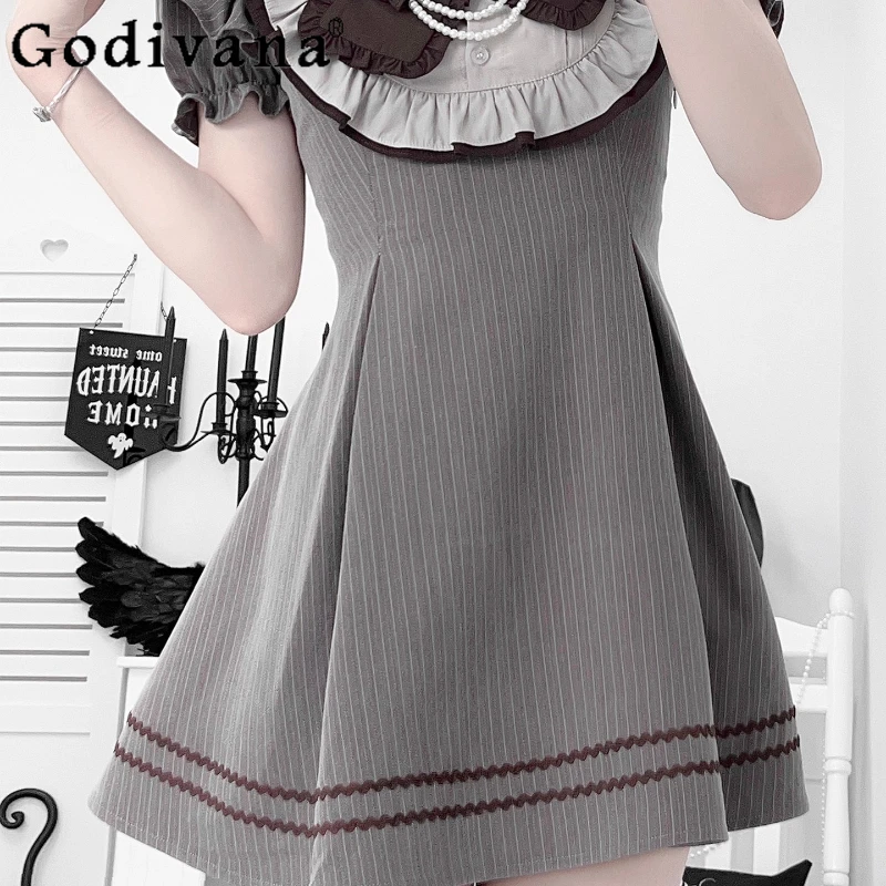 Abito stile Lolita a righe giapponesi per ragazze Abito dal design originale per sottocultura scura Abito da donna a maniche corte che impara la vita