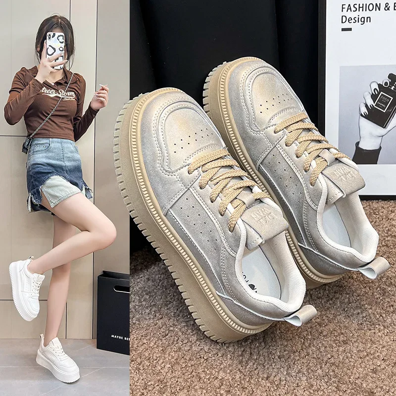 

2024 Hot Seller White Platform Board Shoes Small White Shoes Raise Breathable Round Head Lace-up Bread Daddy Sneakers Shoes