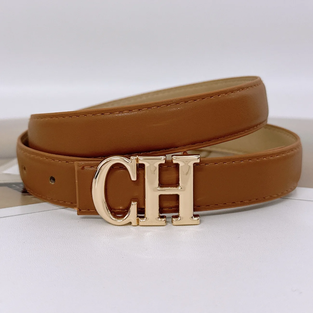 2025 المرأة الراقية حزام بسيط معدني إلكتروني مشبك حزام المرأة فستان سراويل جينز حزام للنساء حزام جلد جديد