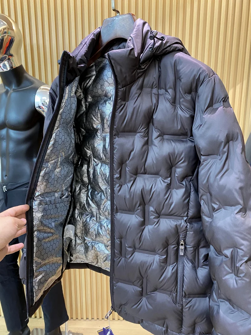 معطف Jaet خفيف الوزن عالي الجودة للرجال في الهواء الطلق مبطن بالقطن مزين بسحاب من نسيج النايلون بغطاء للرأس ومضمون للدفء