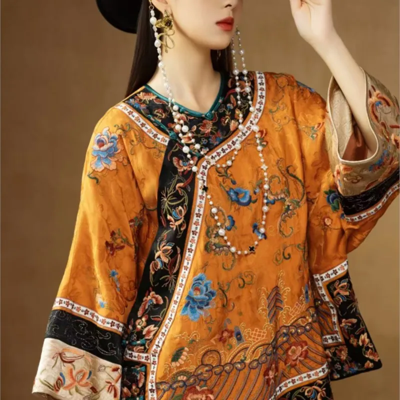 Retro national style heavy embroidery new Chinese round neck with inclined plate wife dress blouse