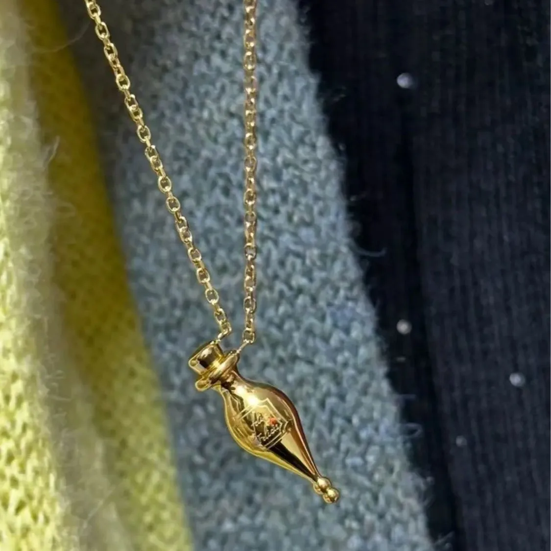 

Magic Potion Fu Ling Agent Pendant Necklace High Sense Joker Temperament Accessories Gifts Around