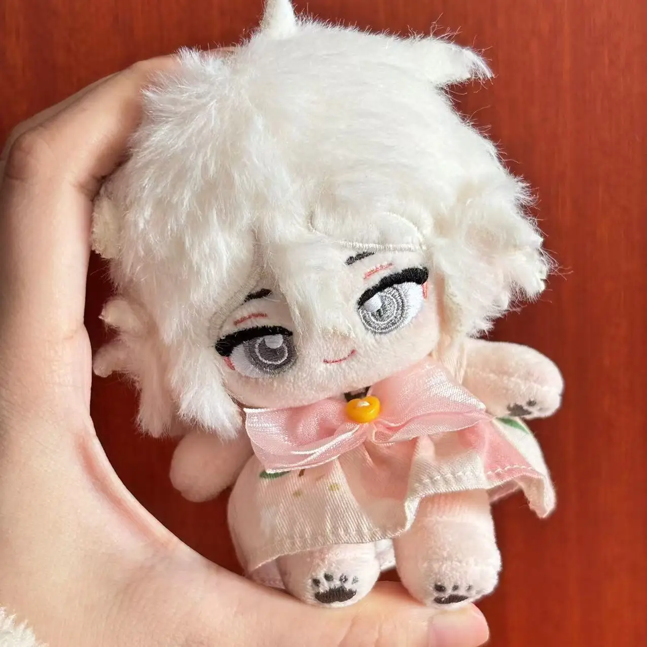 10 cm mini Nagito Komaeda attributs Kawaii peluche Adorable sac à dos porte-clés poupée jouet en peluche pendentif cadeau corps cadeau d'anniversaire