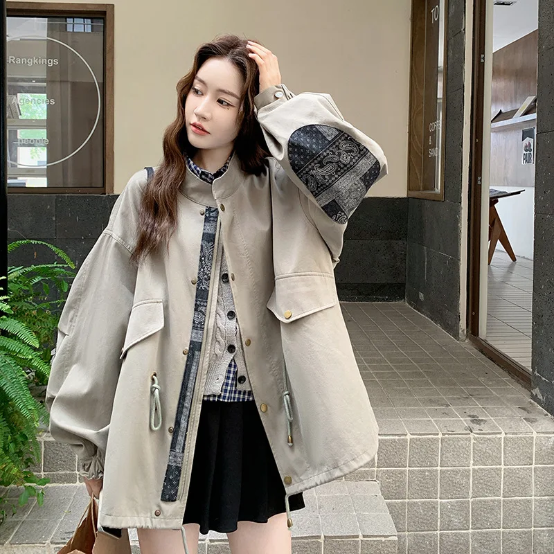 

SuperAen Retro Patchwork Drawstring Safari Style Jacket for Women Autumn 2026 New Loose and Casual Stand-up Collar A-line Jacket