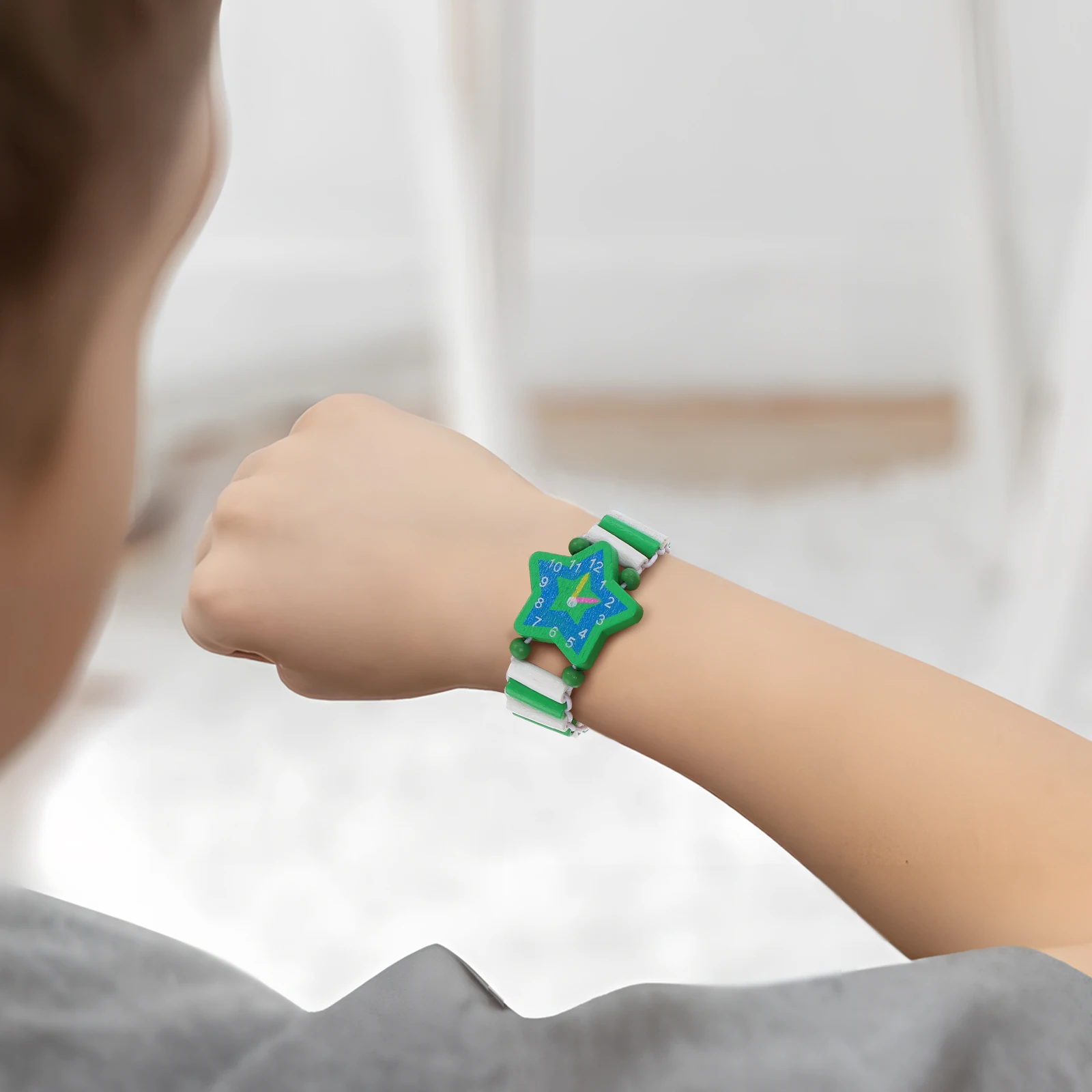 

3pcs Wood Kids Toy Wristwatches Cartoon Wood Wristwatches Design Practical Long Service Patterns Small Gifts