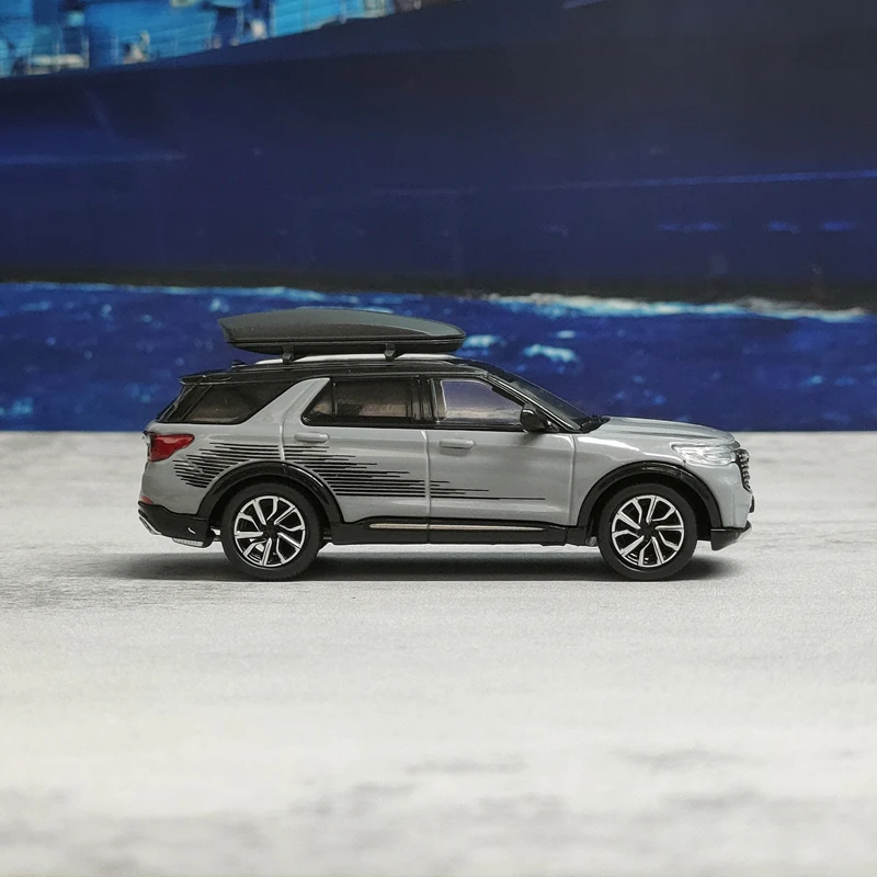 Modelo de coche de aleación de simulación, Ford Explorer Changan, escala 1/64, pantalla estática, regalo coleccionable, juguete para niños