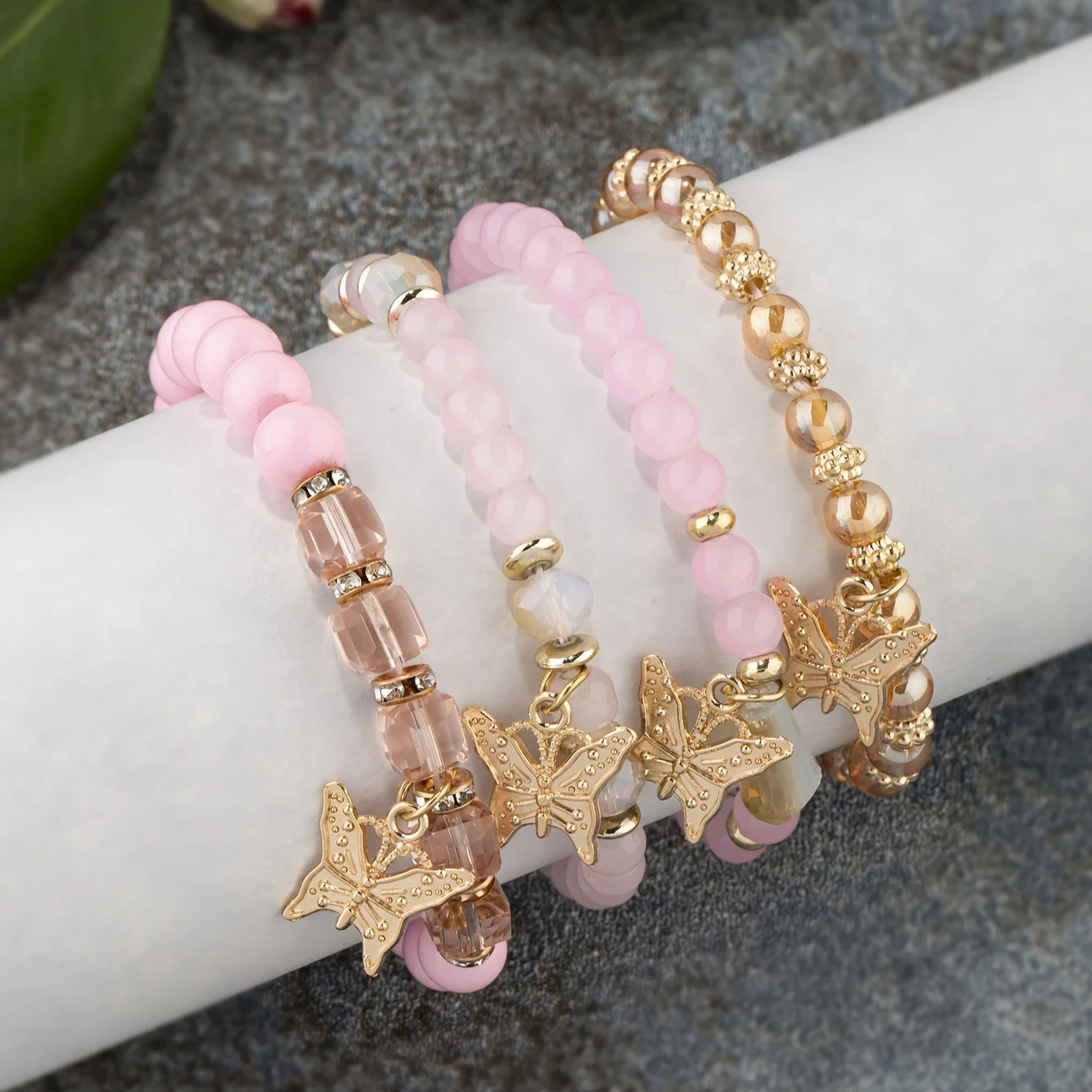Random 16 Pieces/4 Sets of Bohemian Elegant Hand Jewelry Gifts, Shiny Simulated butterfly Multi-Layered Beaded Fashion Bracelet, Elastic Charm Beaded Bracelet - Fashionable Ladies DIY Jewelry Perfect Gift