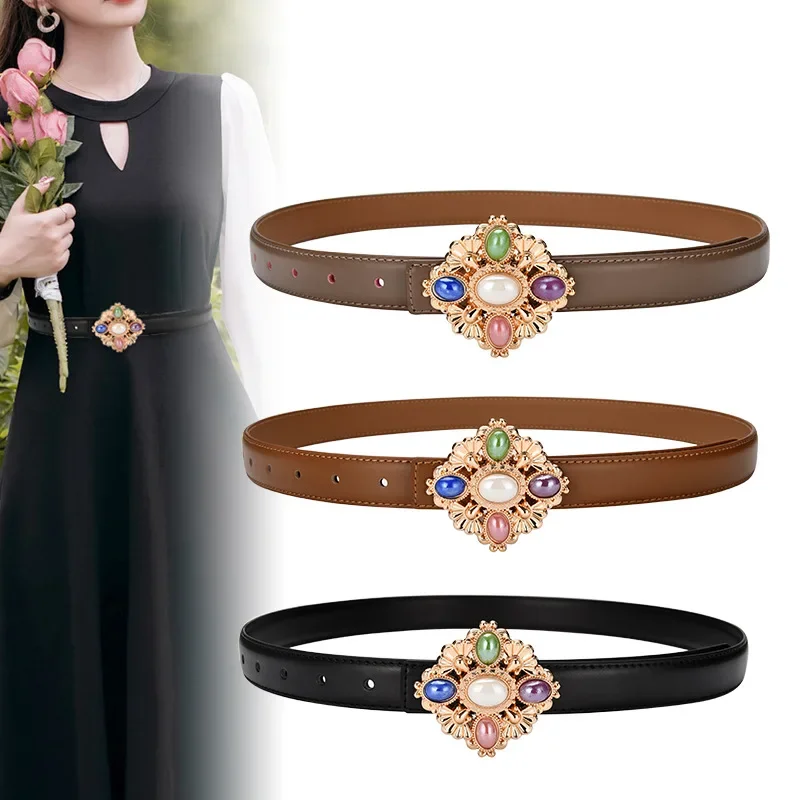 

2.4CMThe summer fashion style two-layer cowhide retro flower buckle belt