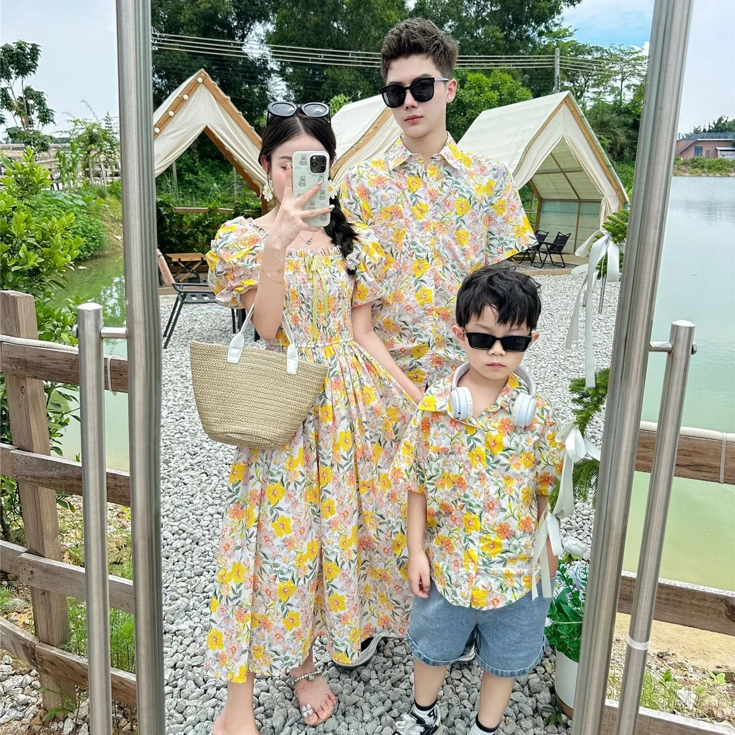 Resort Couple Family Vacation Clothes Mom Daughter Floral Dresses Holiday Dad Son Shirts Korean Brother Siater Matching Clothing